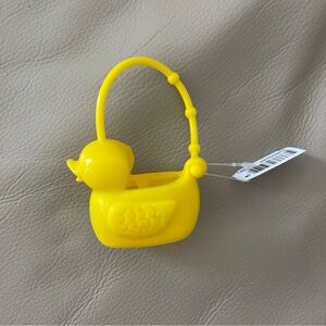 NWT**Bath & Body Works Yellow Rubber Billie The Duck Pocketbac Sanitizer Holder